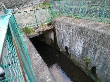 川というより溝