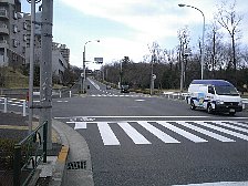 多摩大裏手への坂