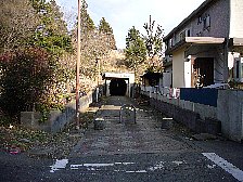 赤堀トンネル入り口遠景