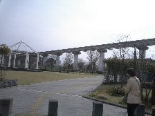 公園の上を