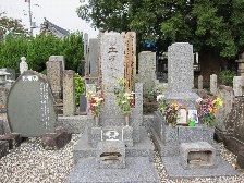 土方歳三墓