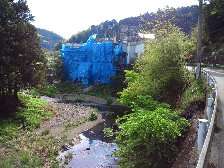 廃墟風建物