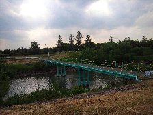 ゴルフ場は右岸