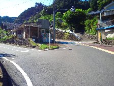 峠は右