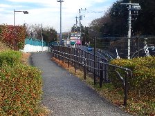 南多摩霊園へ抜ける