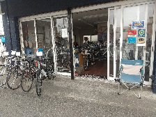 普通の自転車屋さん